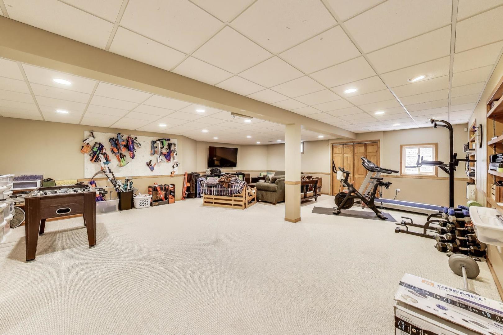 913 S DRYDEN Place, Arlington Heights, IL 60005