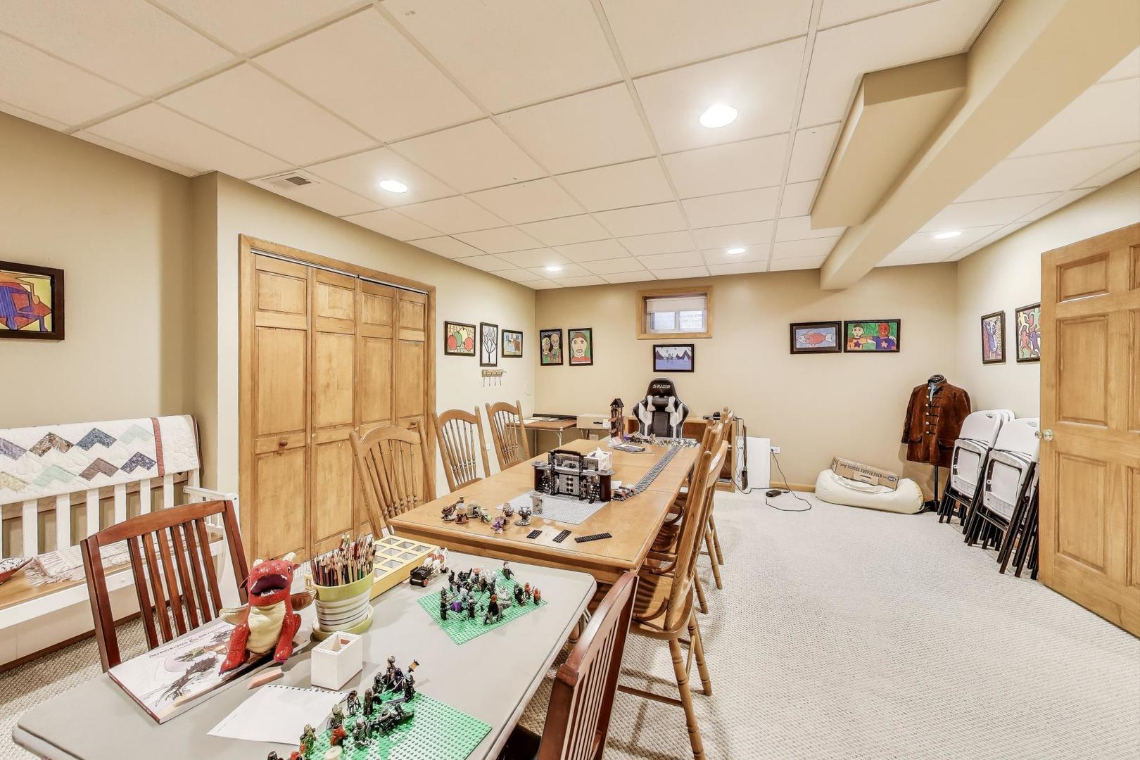 913 S DRYDEN Place, Arlington Heights, IL 60005