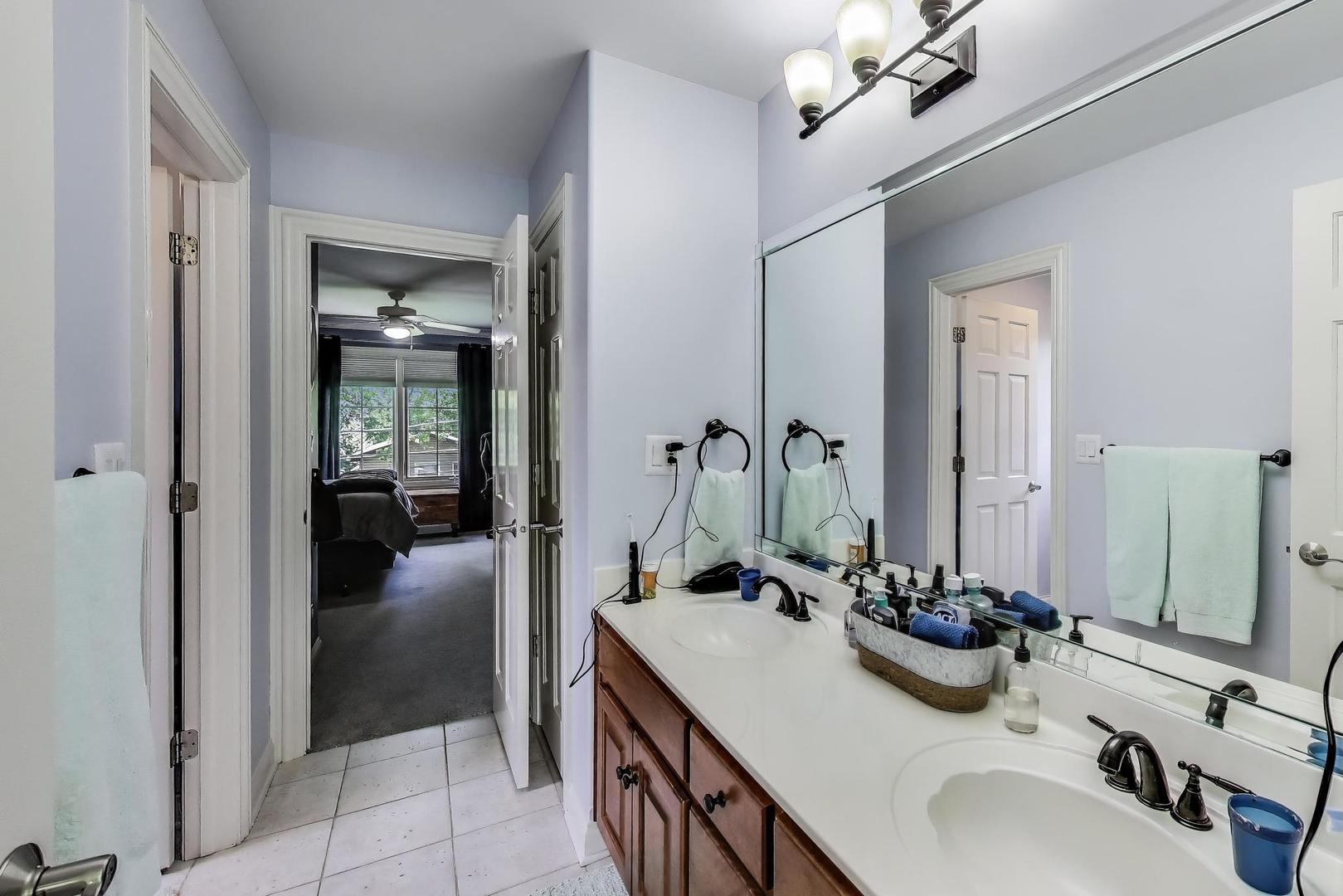 913 S DRYDEN Place, Arlington Heights, IL 60005