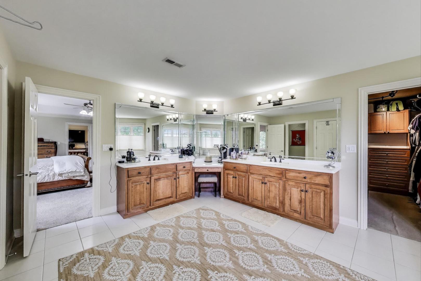 913 S DRYDEN Place, Arlington Heights, IL 60005