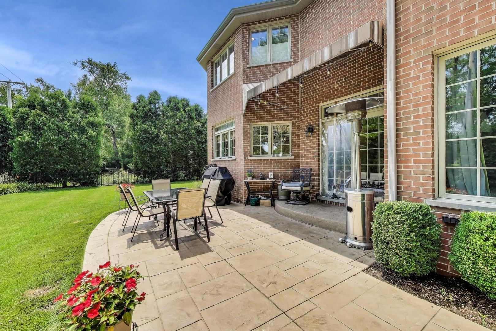 913 S DRYDEN Place, Arlington Heights, IL 60005