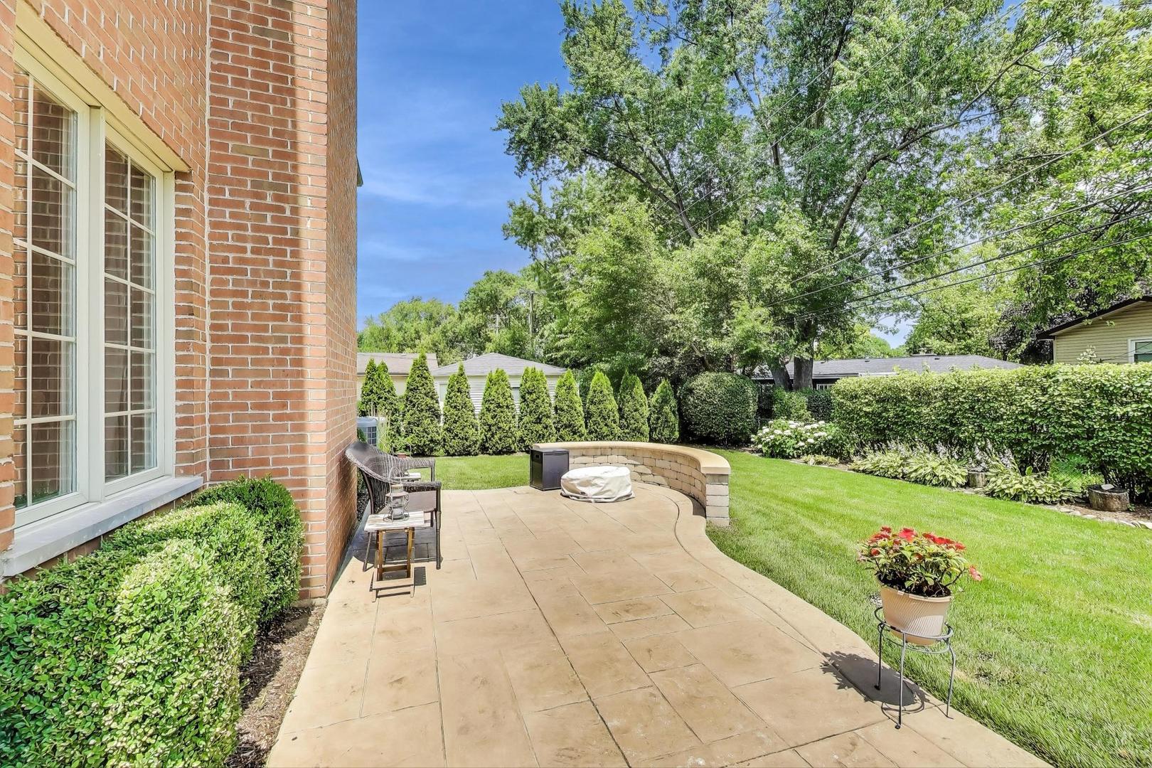 913 S DRYDEN Place, Arlington Heights, IL 60005