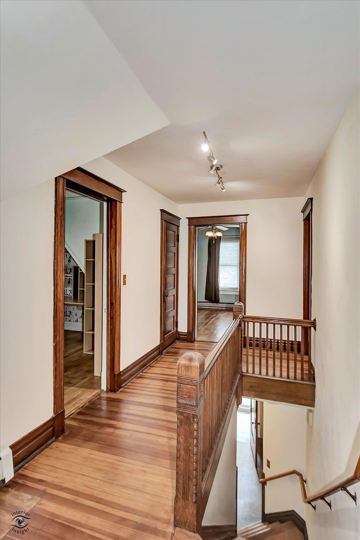 662 Glenwood Avenue, Joliet, IL 60435
