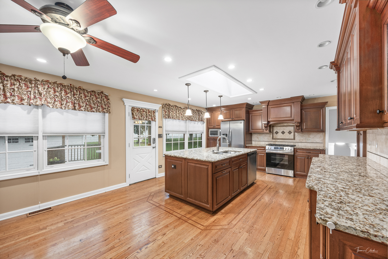 5S300 Tuthill Road, Naperville, IL 60563