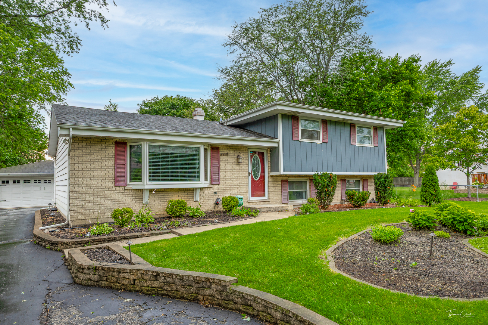 5S300 Tuthill Road, Naperville, IL 60563