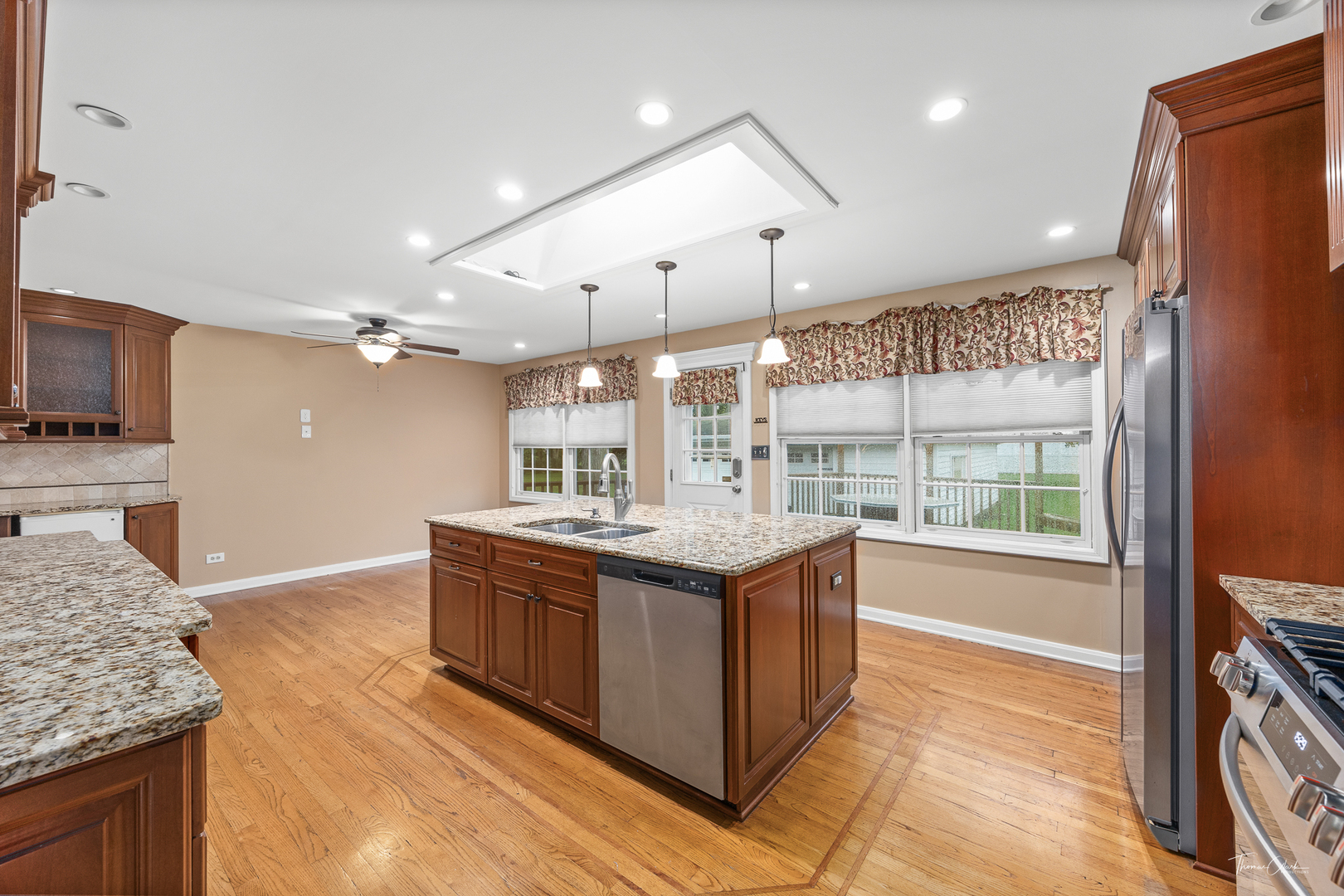 5S300 Tuthill Road, Naperville, IL 60563
