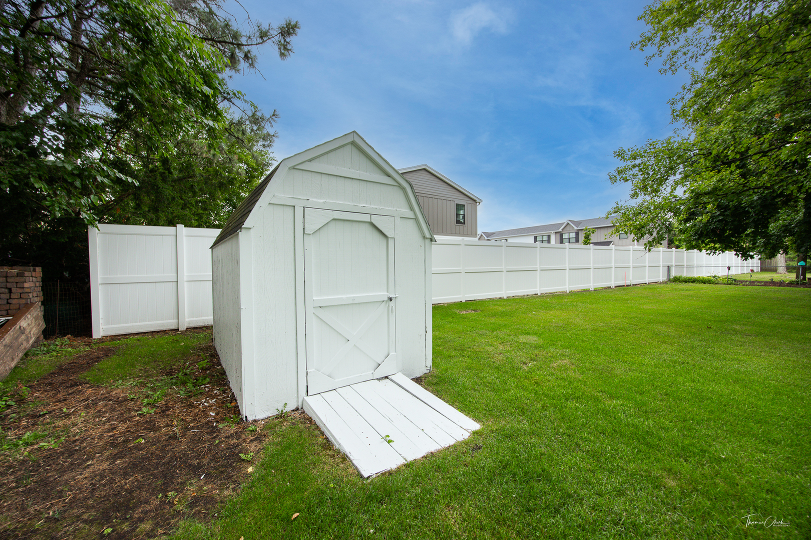 5S300 Tuthill Road, Naperville, IL 60563