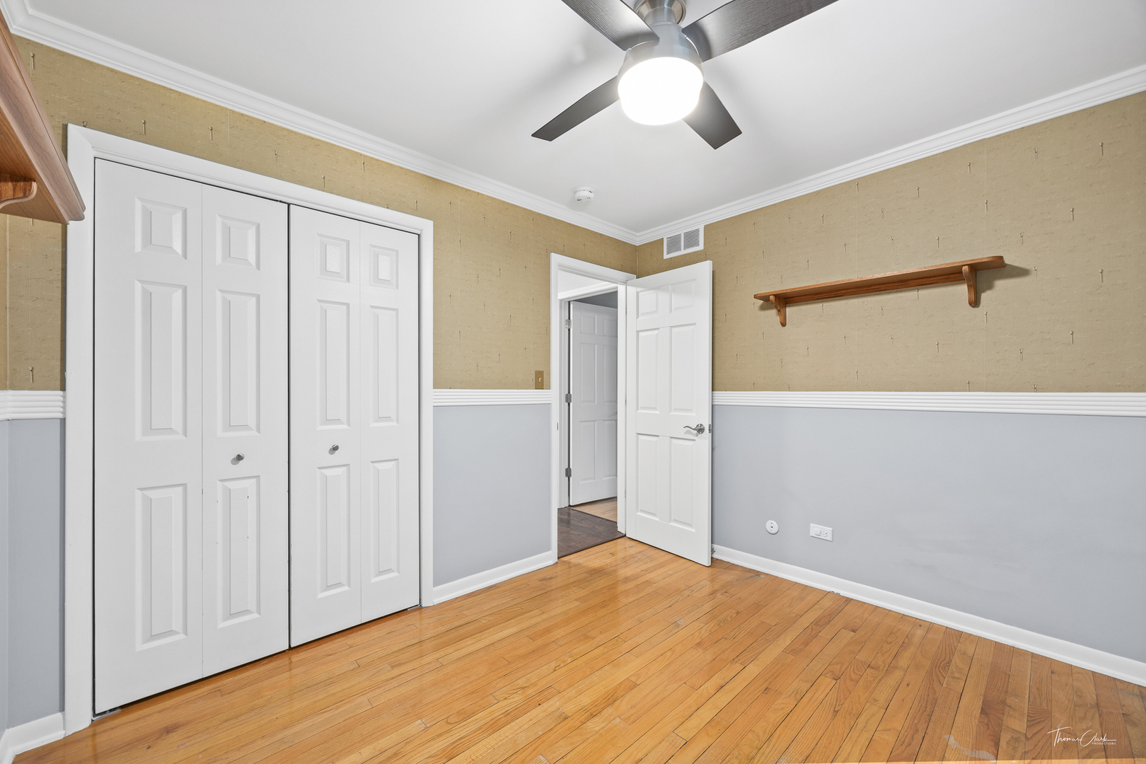 5S300 Tuthill Road, Naperville, IL 60563