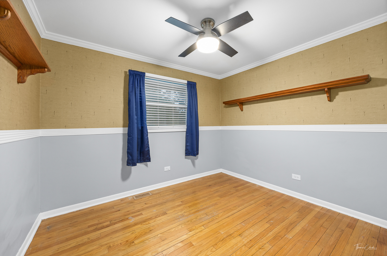 5S300 Tuthill Road, Naperville, IL 60563