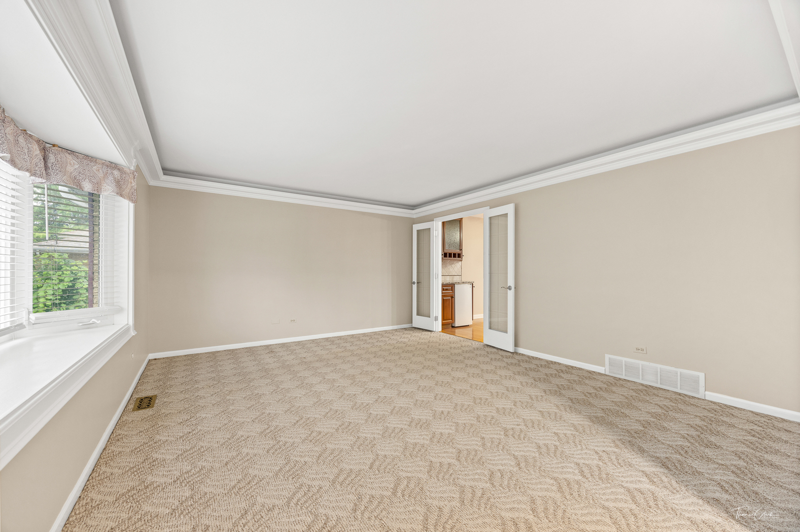 5S300 Tuthill Road, Naperville, IL 60563