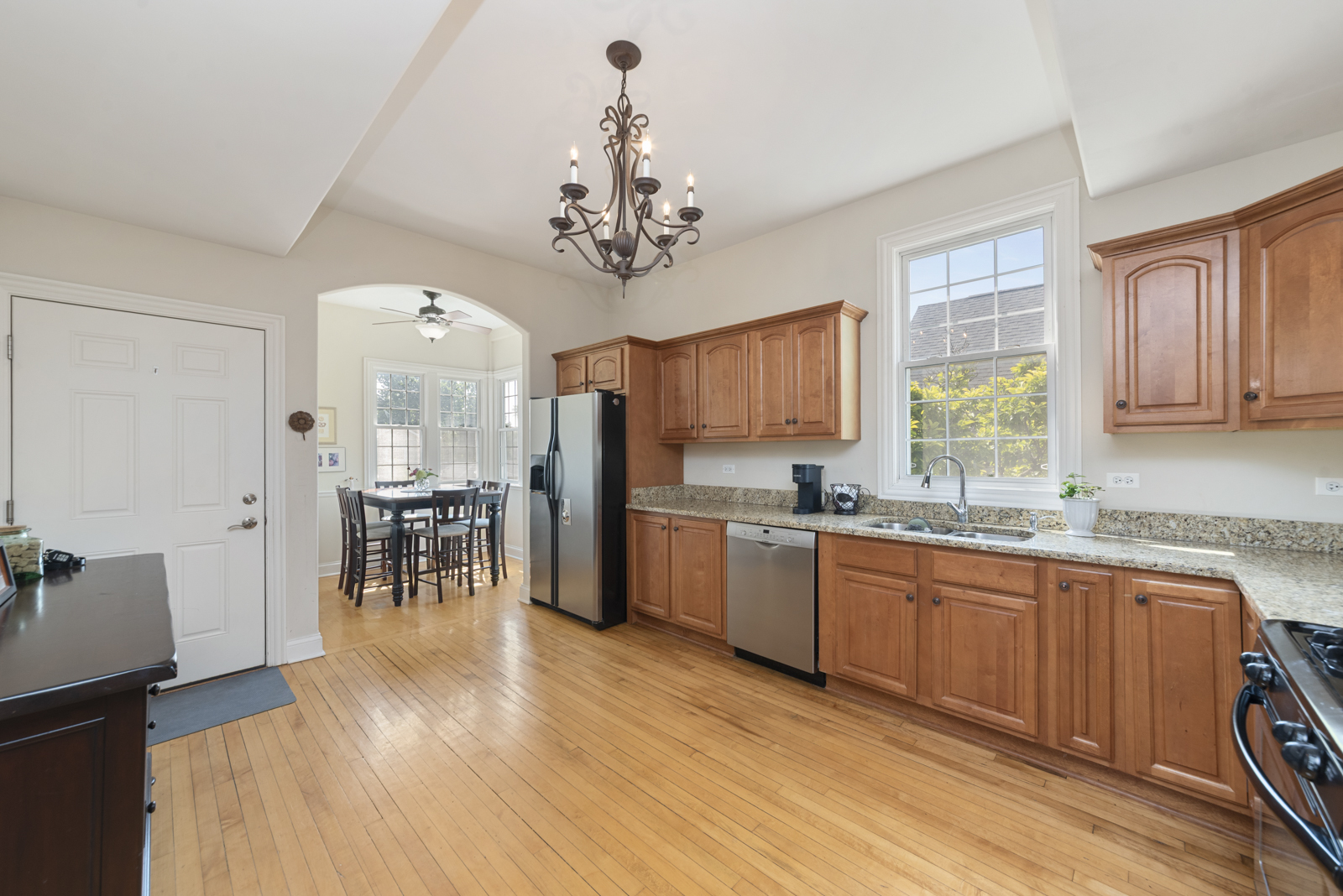 1223 S ELMWOOD Avenue #TWO, Berwyn, IL 60402