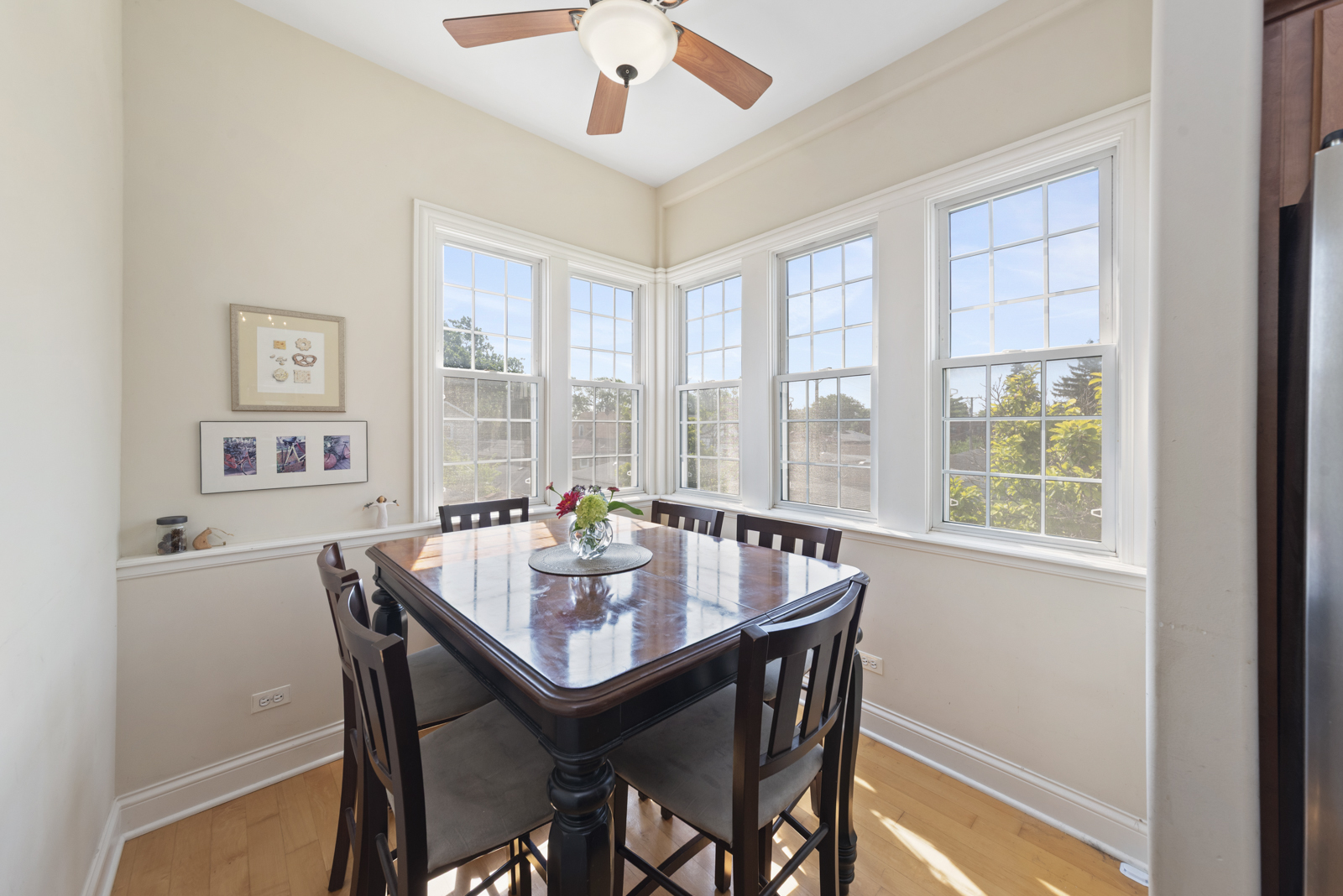 1223 S ELMWOOD Avenue #TWO, Berwyn, IL 60402
