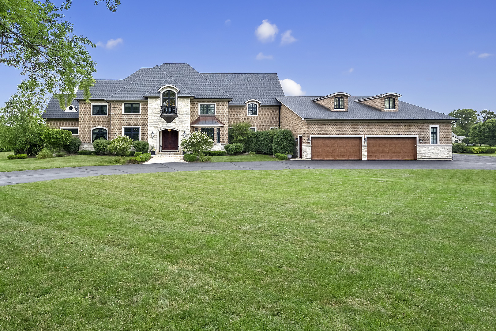 8511 Kearney Road, Downers Grove, IL 60516