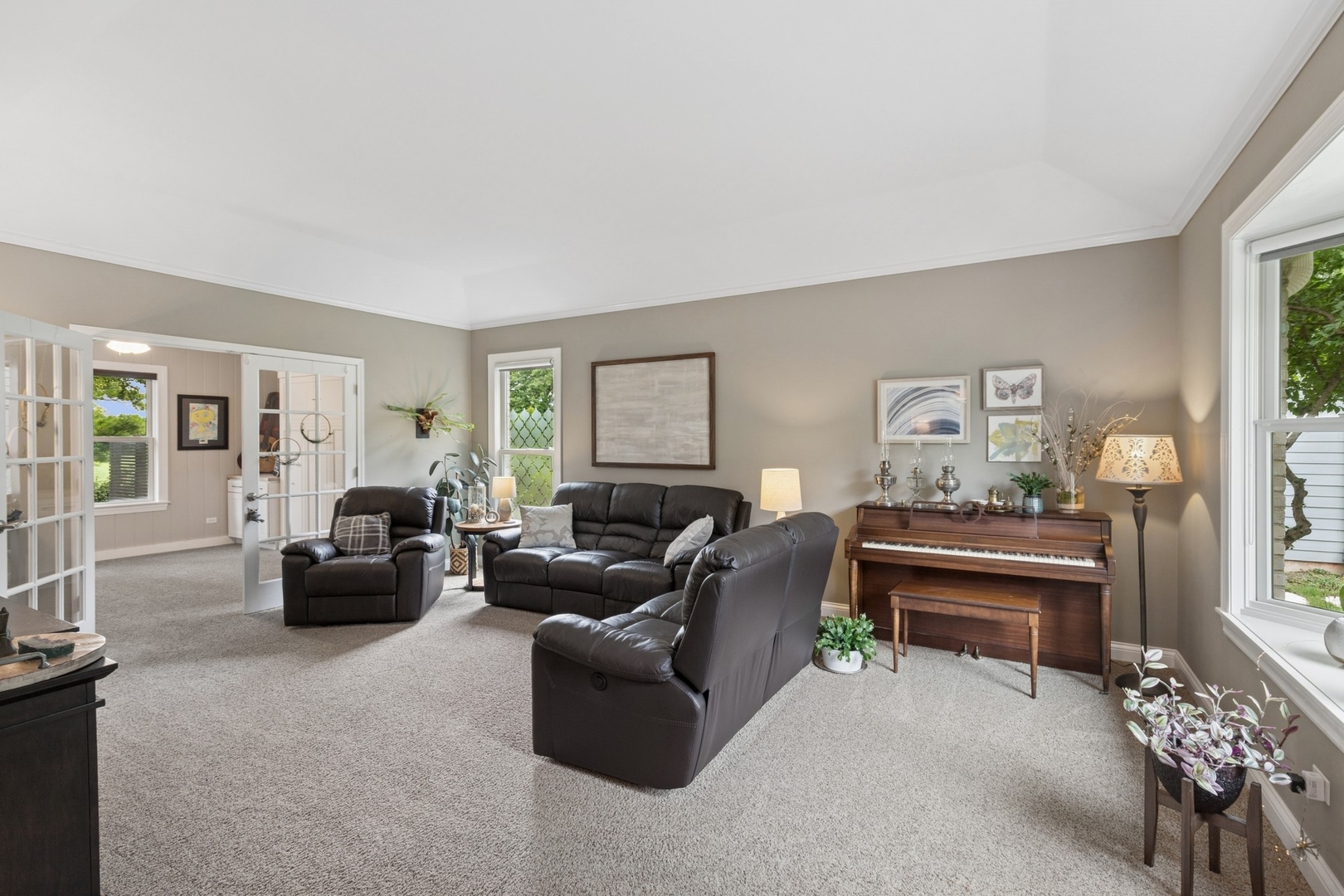 1524 Virginia Avenue, Libertyville, IL 60048