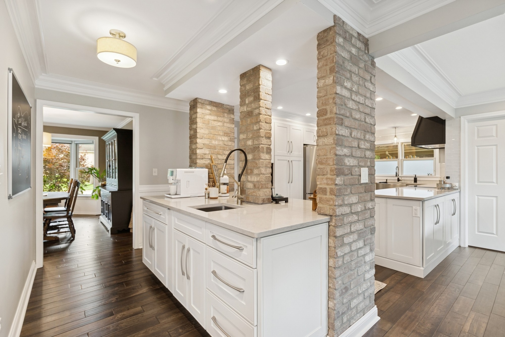 1524 Virginia Avenue, Libertyville, IL 60048