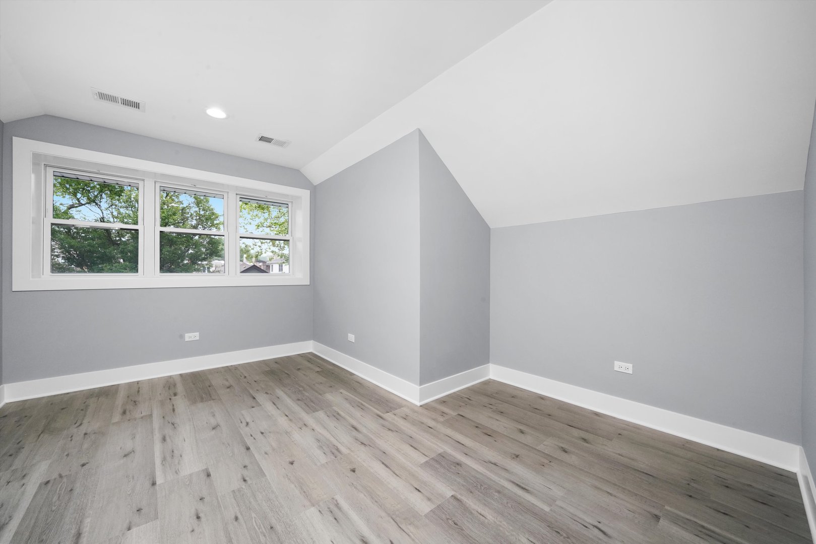5426 N Bernard Street, Chicago, IL 60625