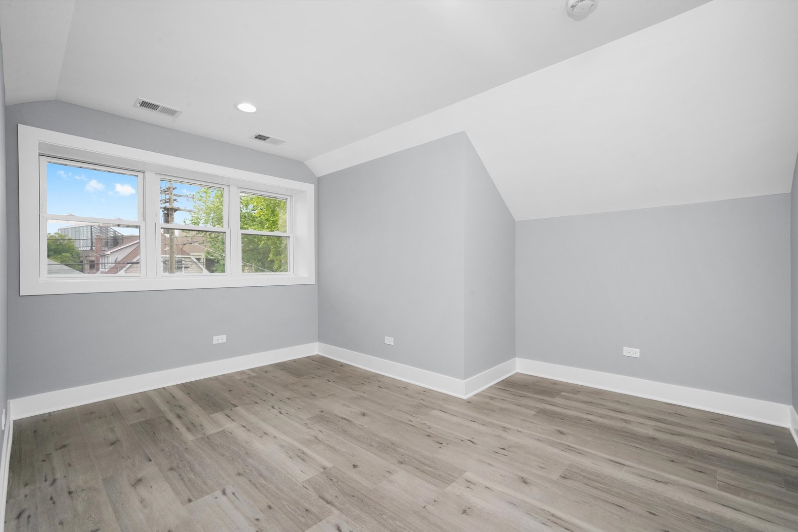 5426 N Bernard Street, Chicago, IL 60625