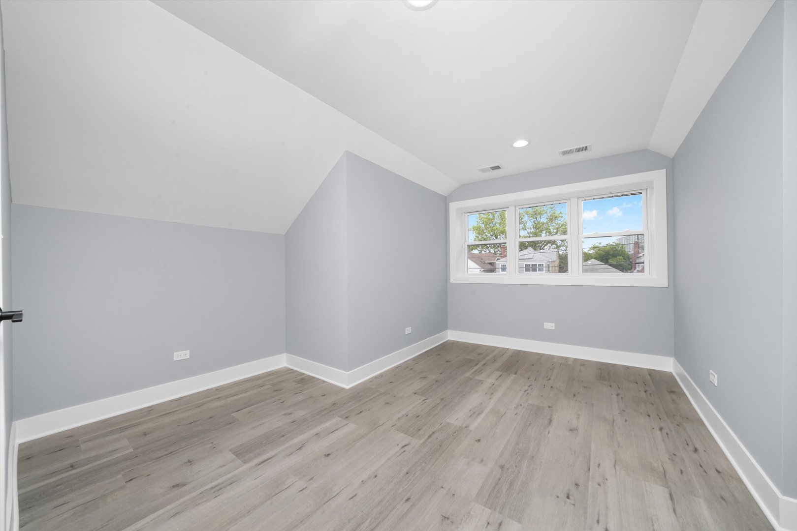 5426 N Bernard Street, Chicago, IL 60625