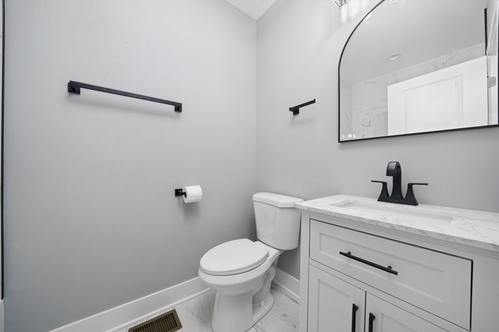 5426 N Bernard Street, Chicago, IL 60625
