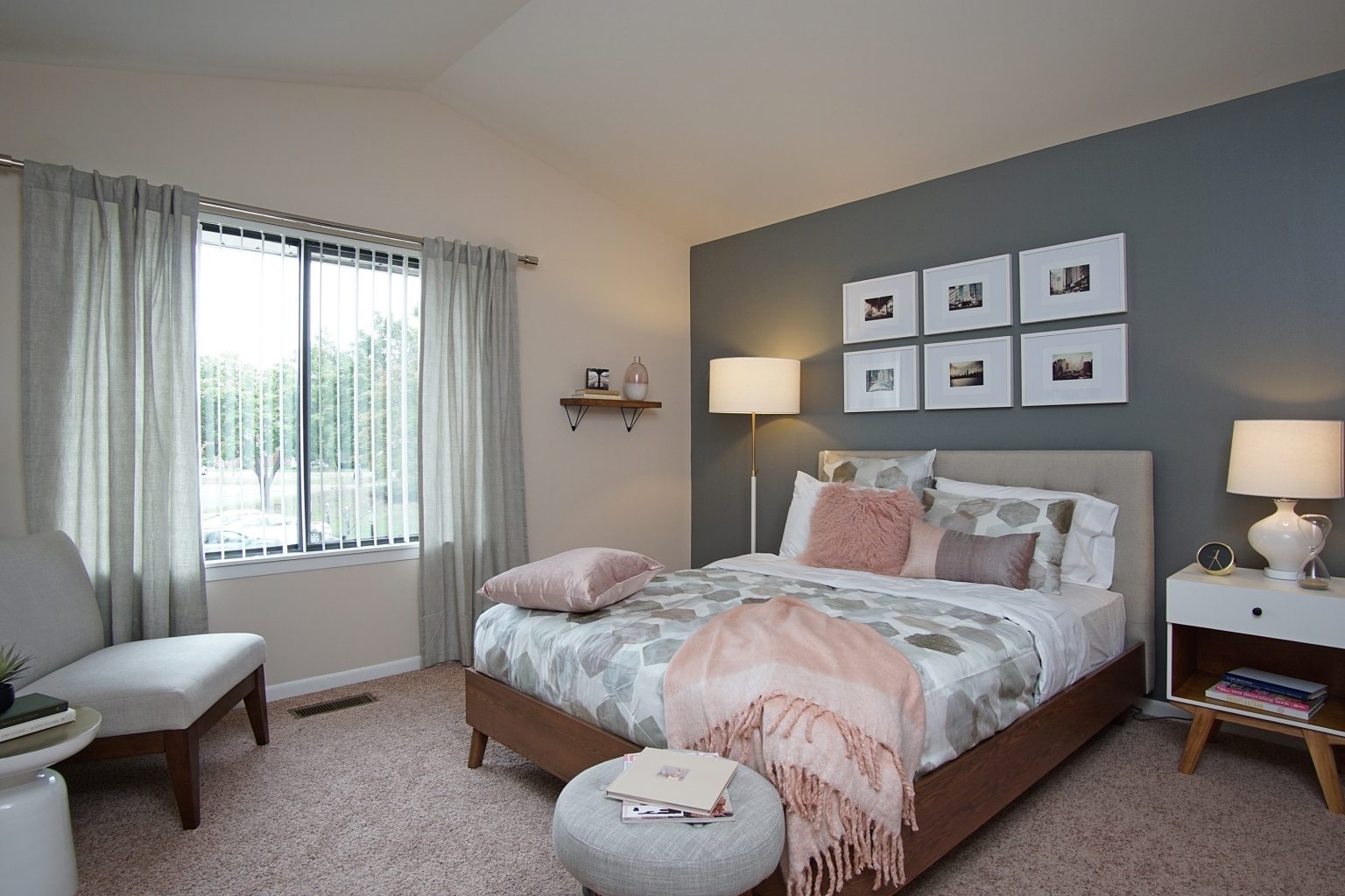 1537 Westminster Drive #206, Naperville, IL 60563