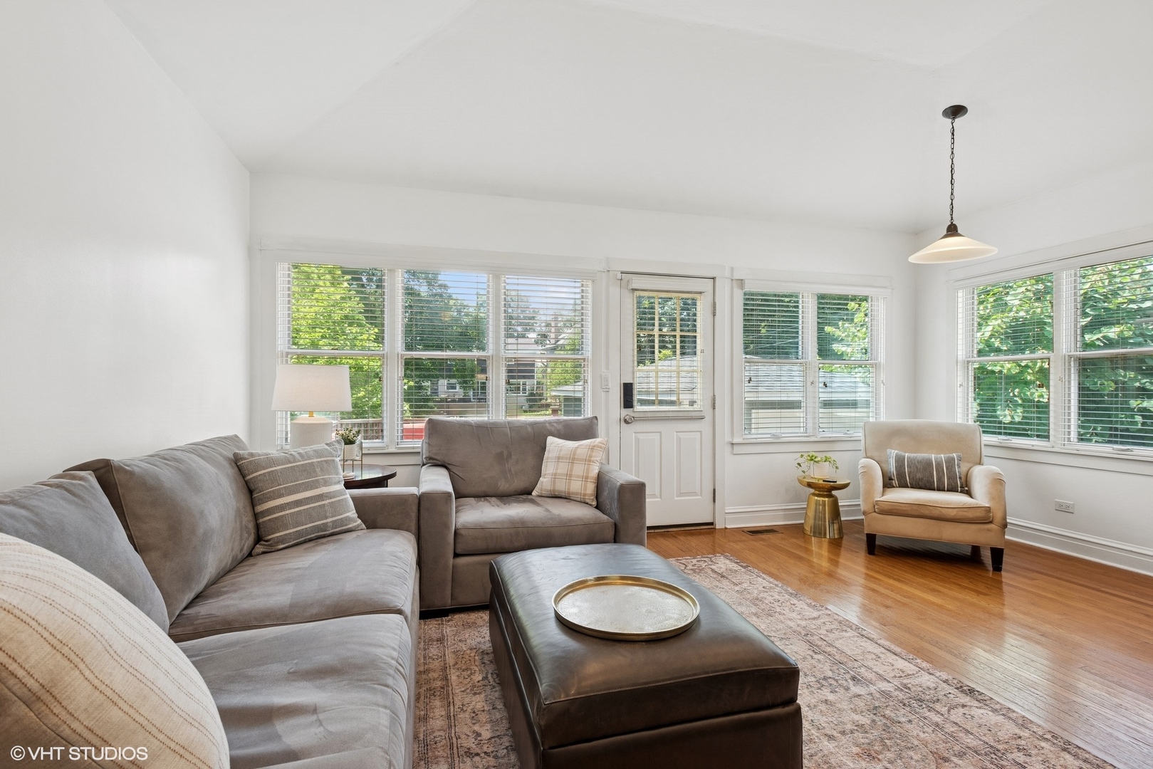 499 Ridgewood Avenue, Glen Ellyn, IL 60137