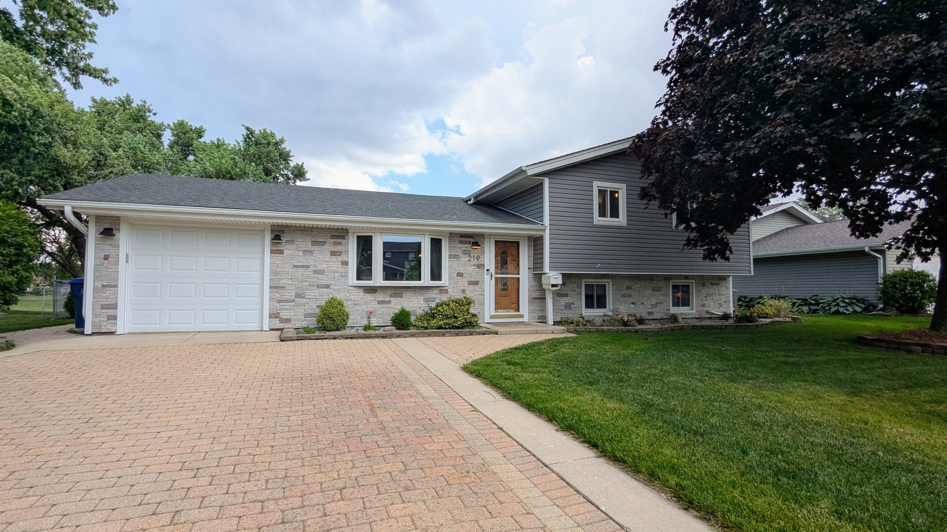 219 Pochet Lane, Schaumburg, IL 60193