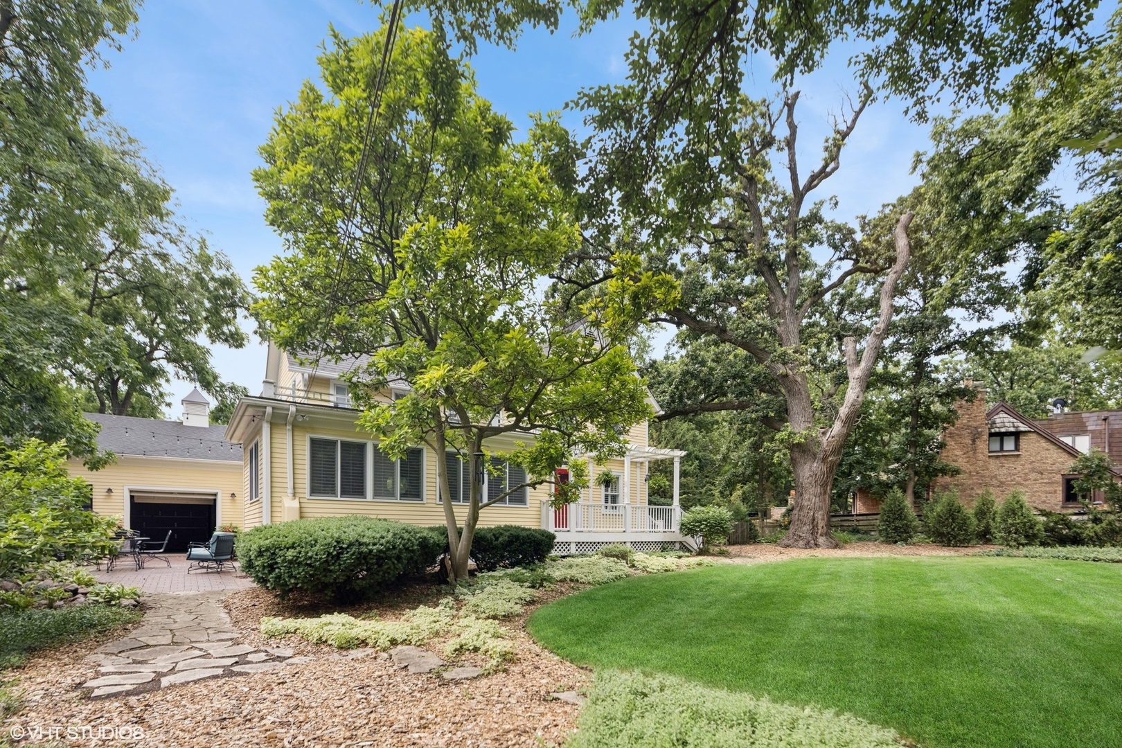 20 Muirwood Drive, Glen Ellyn, IL 60137