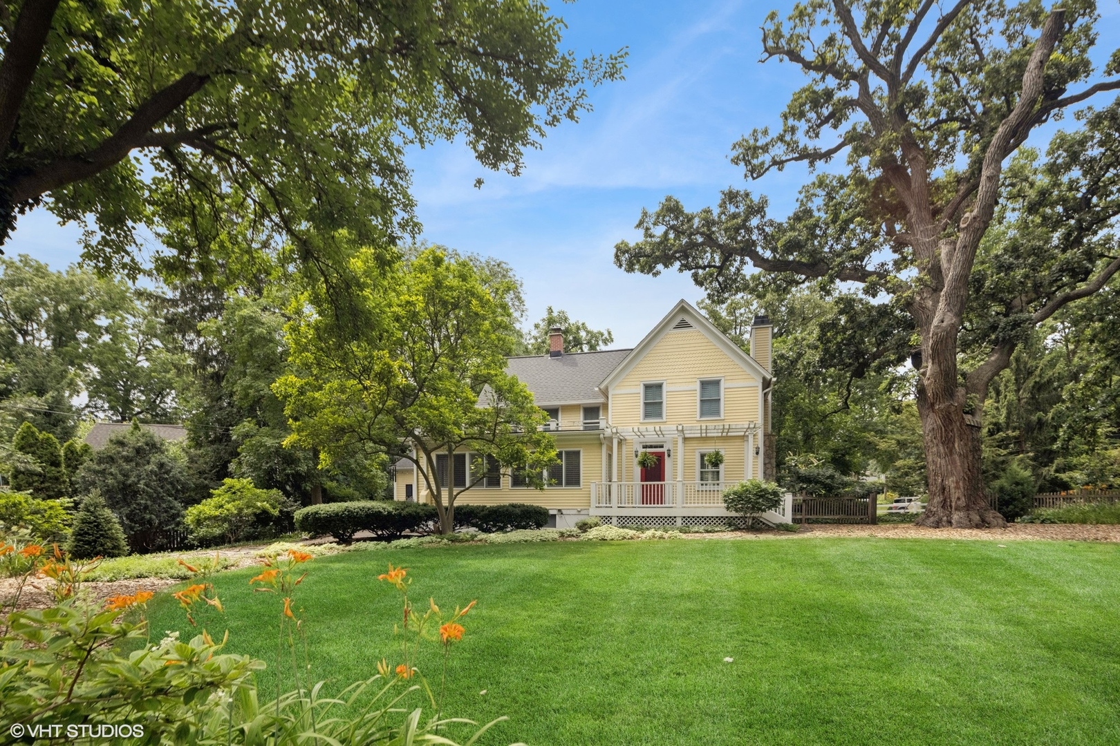 20 Muirwood Drive, Glen Ellyn, IL 60137