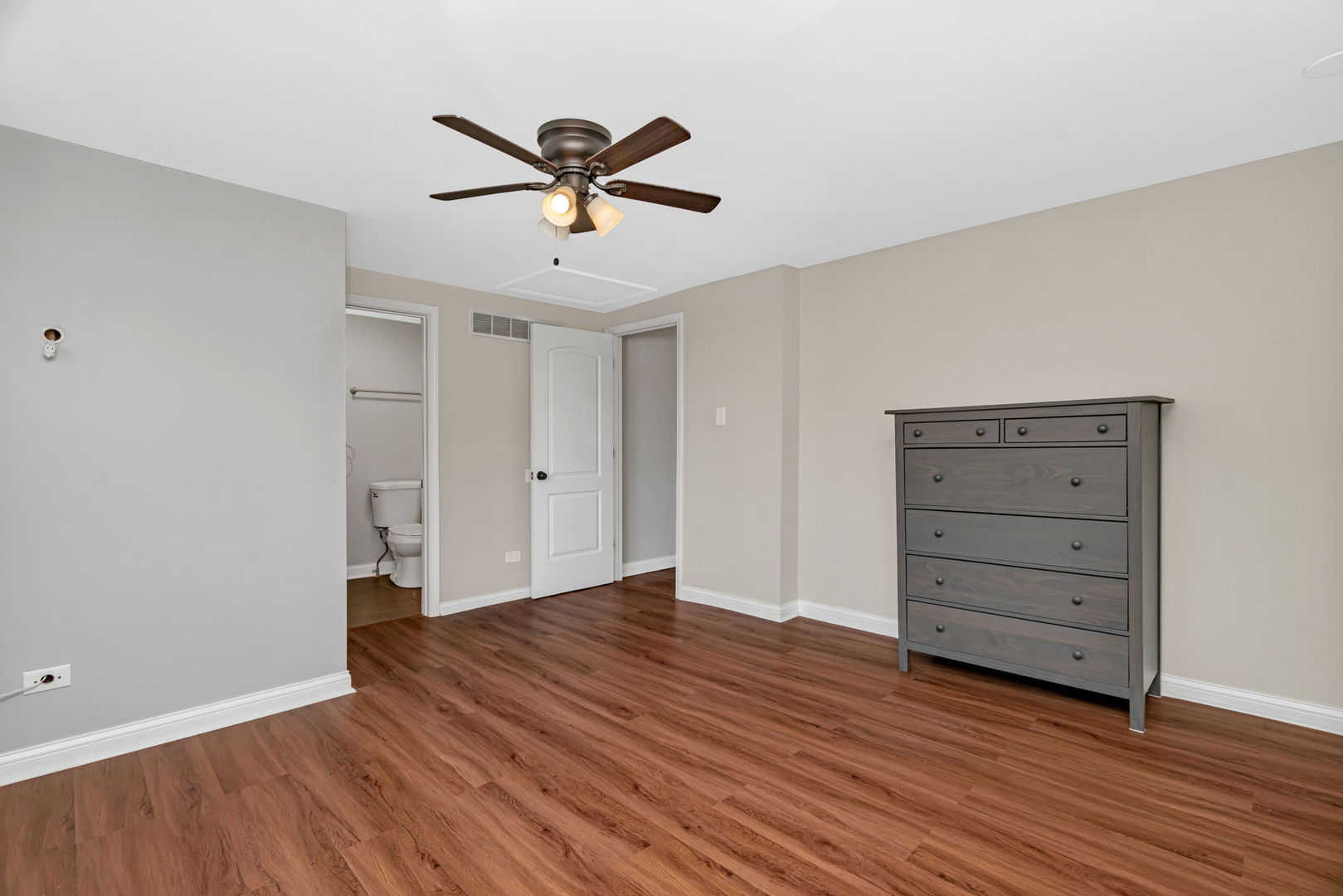 5304 S Ridgeway Avenue, Chicago, IL 60632