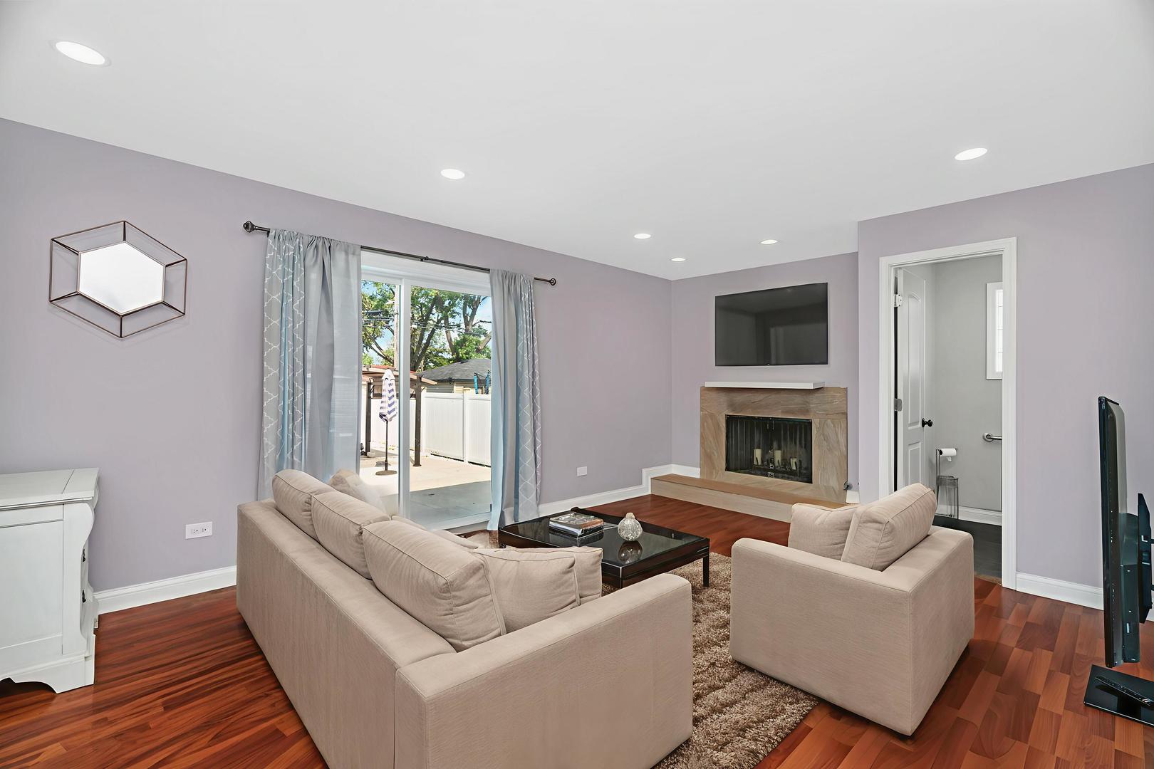 5304 S Ridgeway Avenue, Chicago, IL 60632