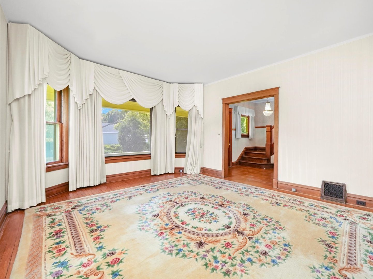 31 Bluff Avenue, La Grange, IL 60525