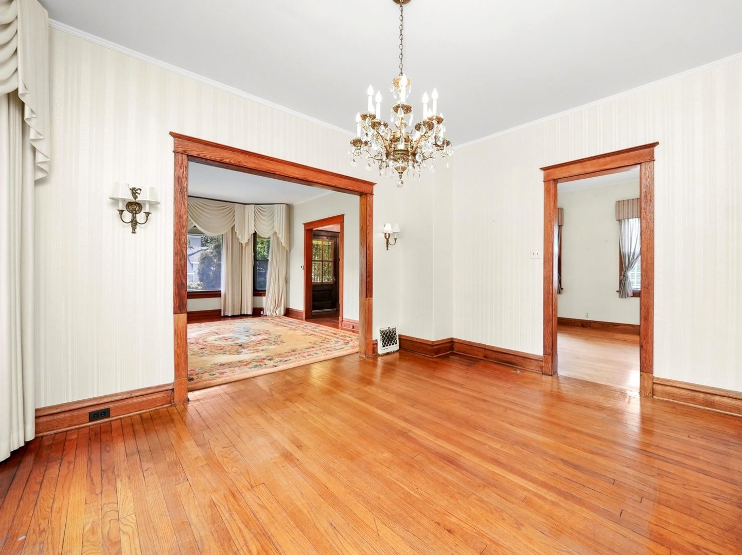 31 Bluff Avenue, La Grange, IL 60525