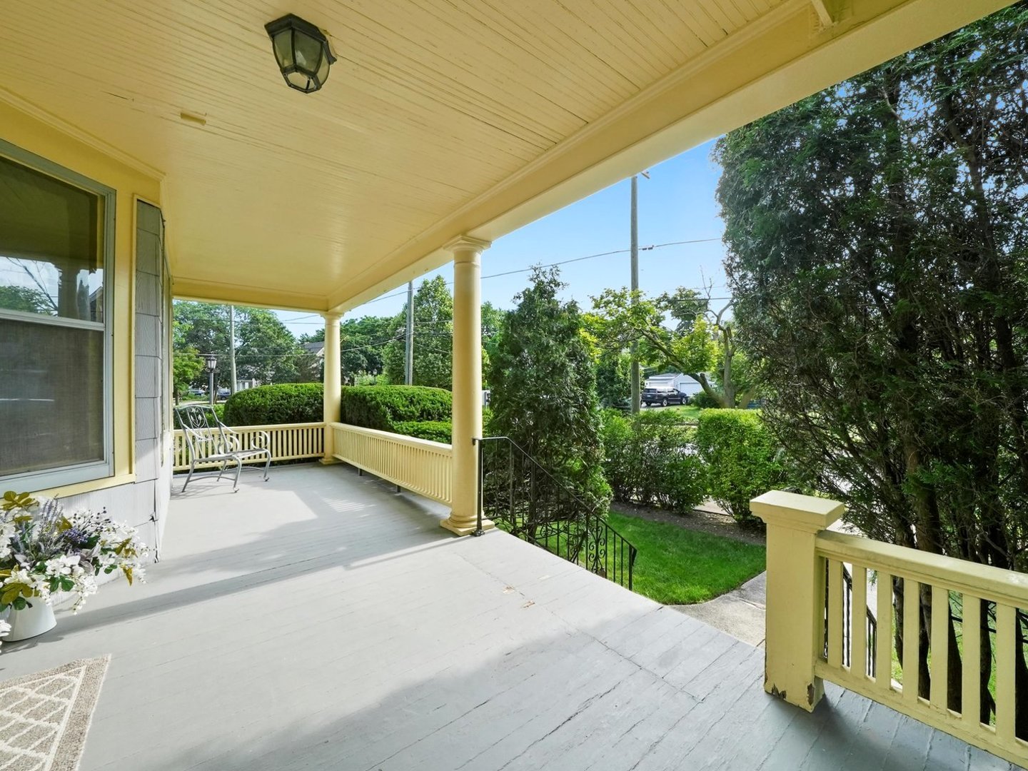 31 Bluff Avenue, La Grange, IL 60525