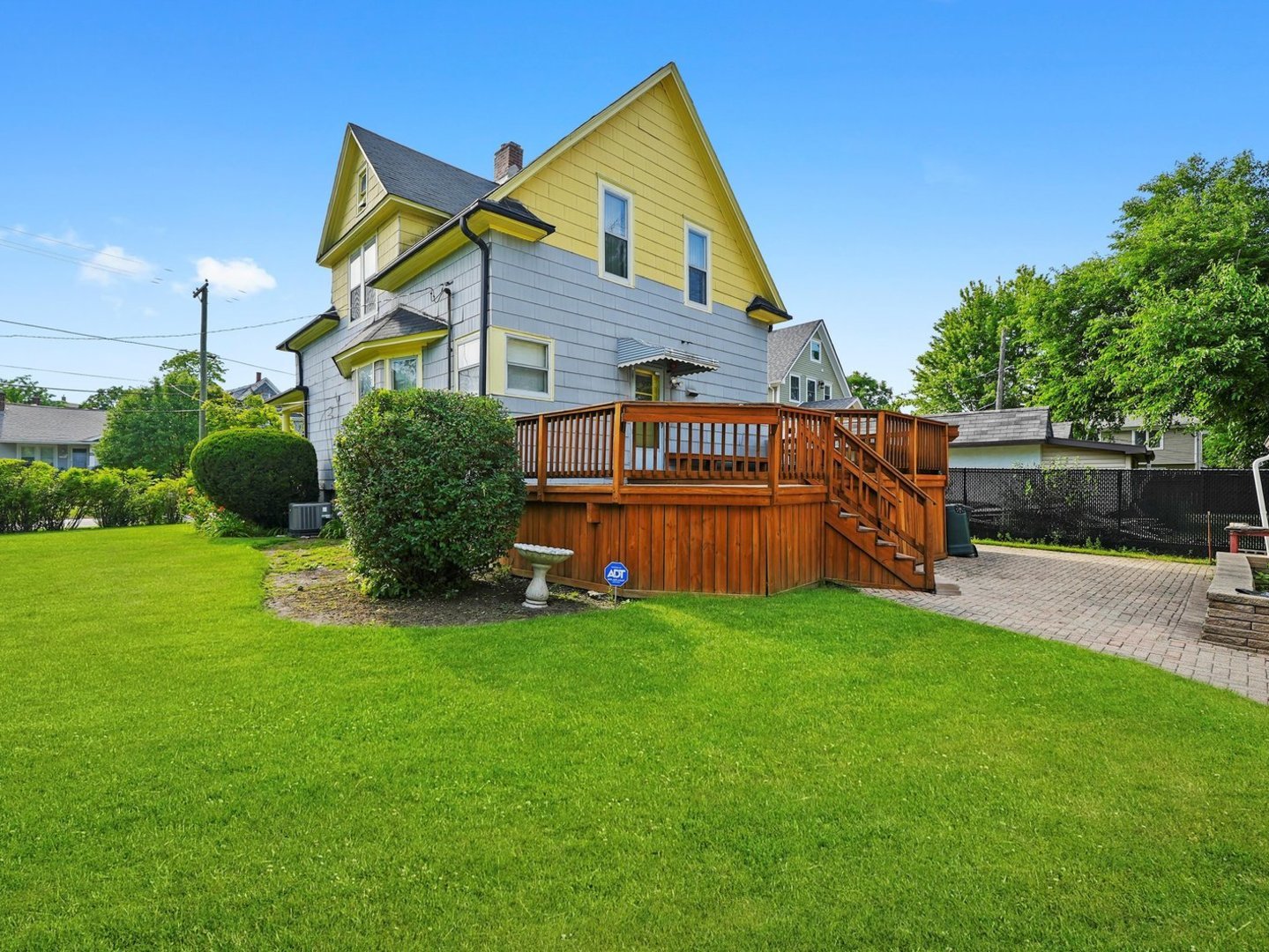 31 Bluff Avenue, La Grange, IL 60525