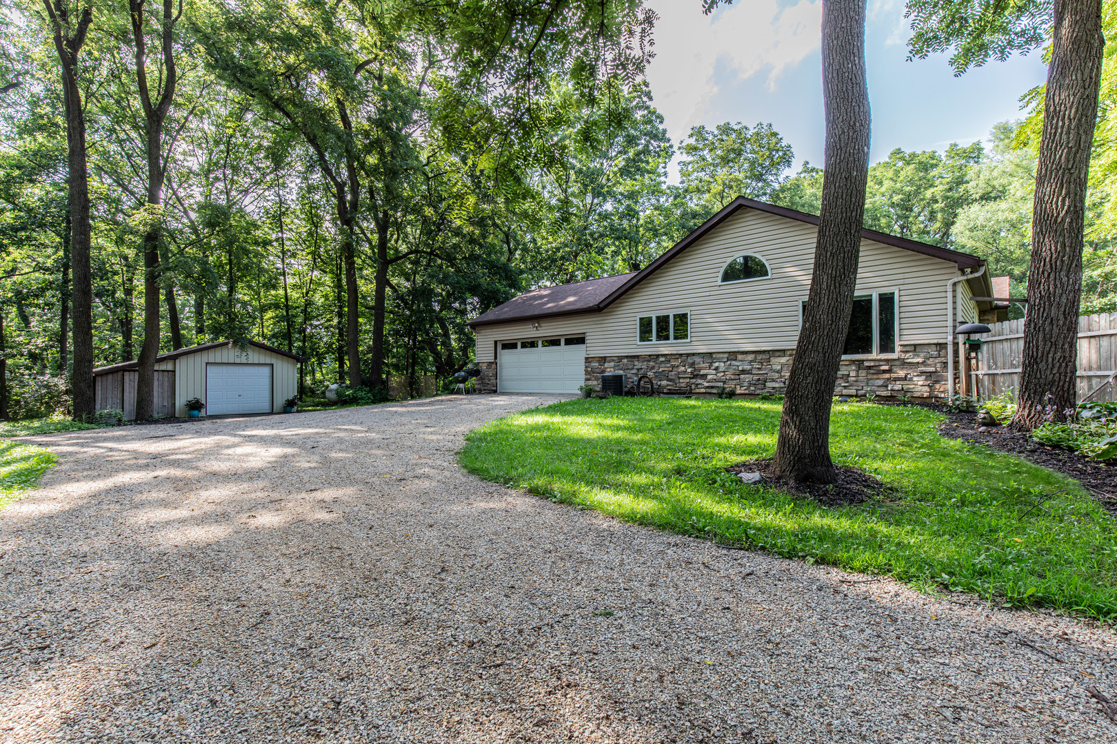 13437 1675 East Street, Princeton, IL 61356