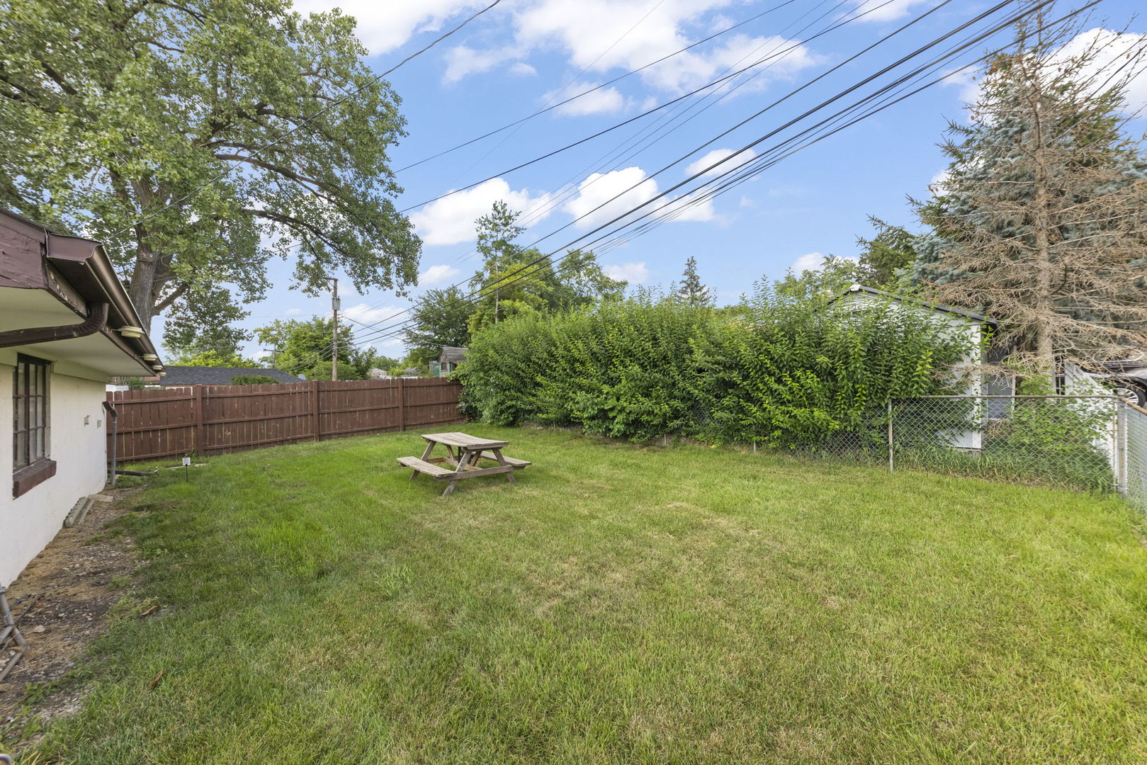 331 N Maple Avenue, Wood Dale, IL 60191