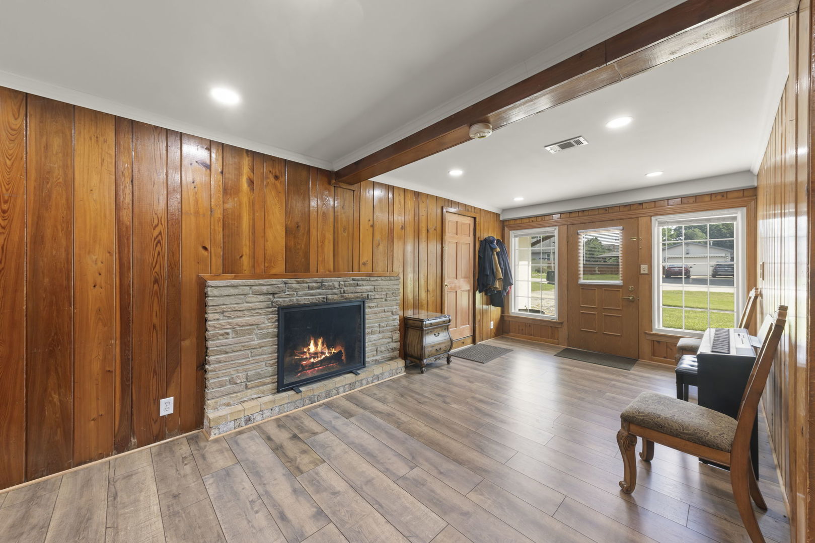 331 N Maple Avenue, Wood Dale, IL 60191