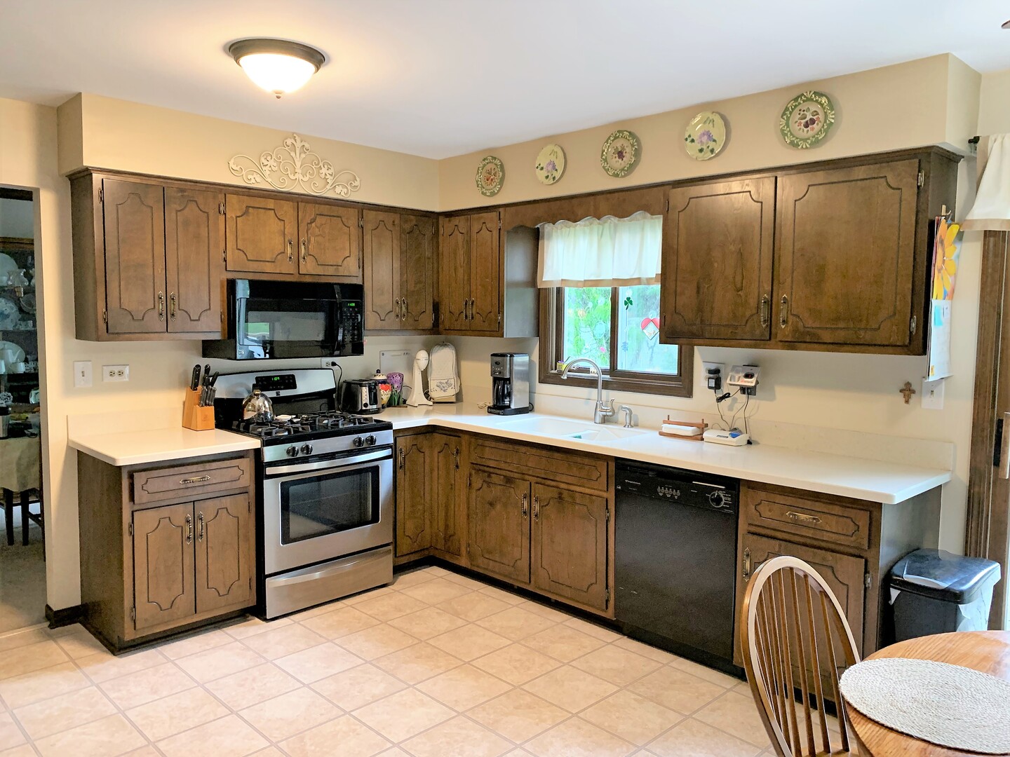 162 N Canyon Drive, Bolingbrook, IL 60490