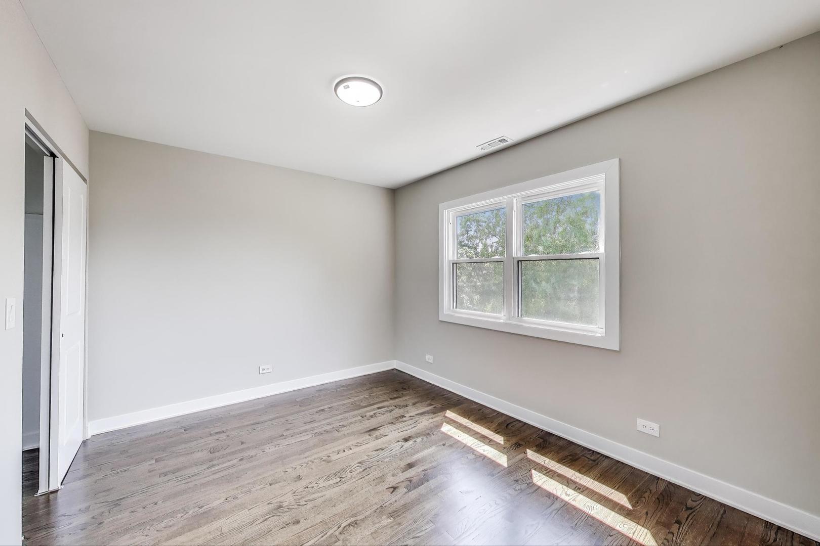4305 N Mobile Avenue, Chicago, IL 60634
