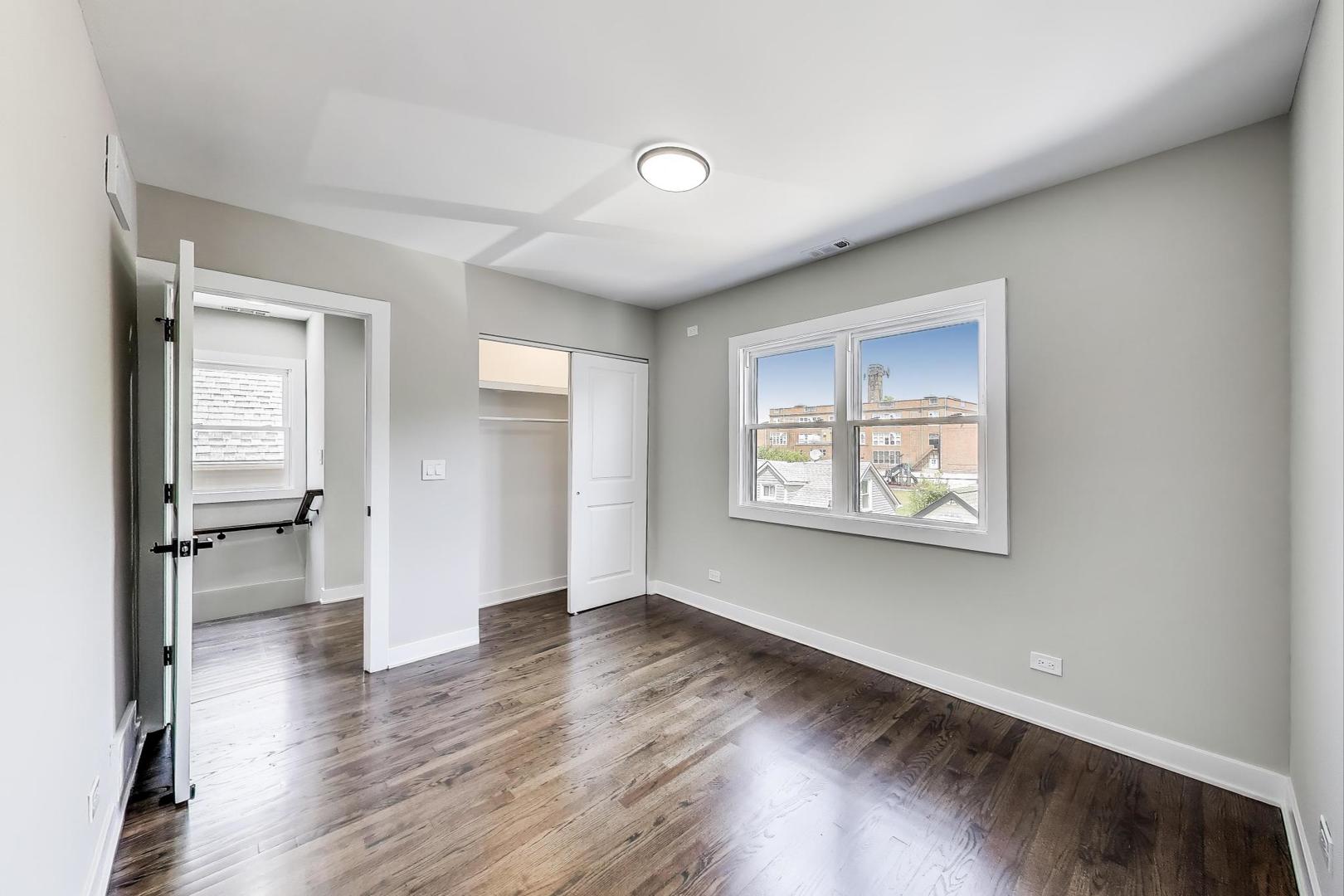 4305 N Mobile Avenue, Chicago, IL 60634