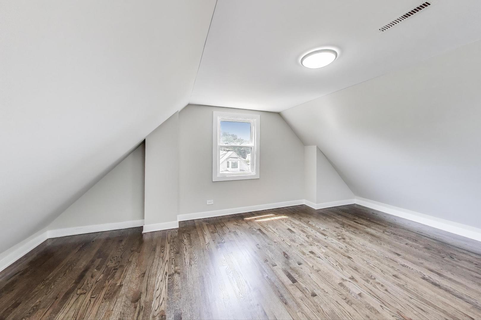 4305 N Mobile Avenue, Chicago, IL 60634