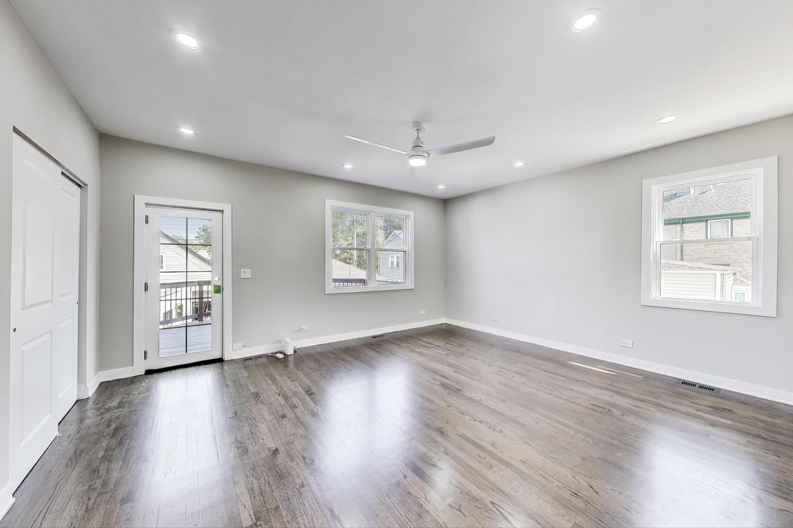 4305 N Mobile Avenue, Chicago, IL 60634