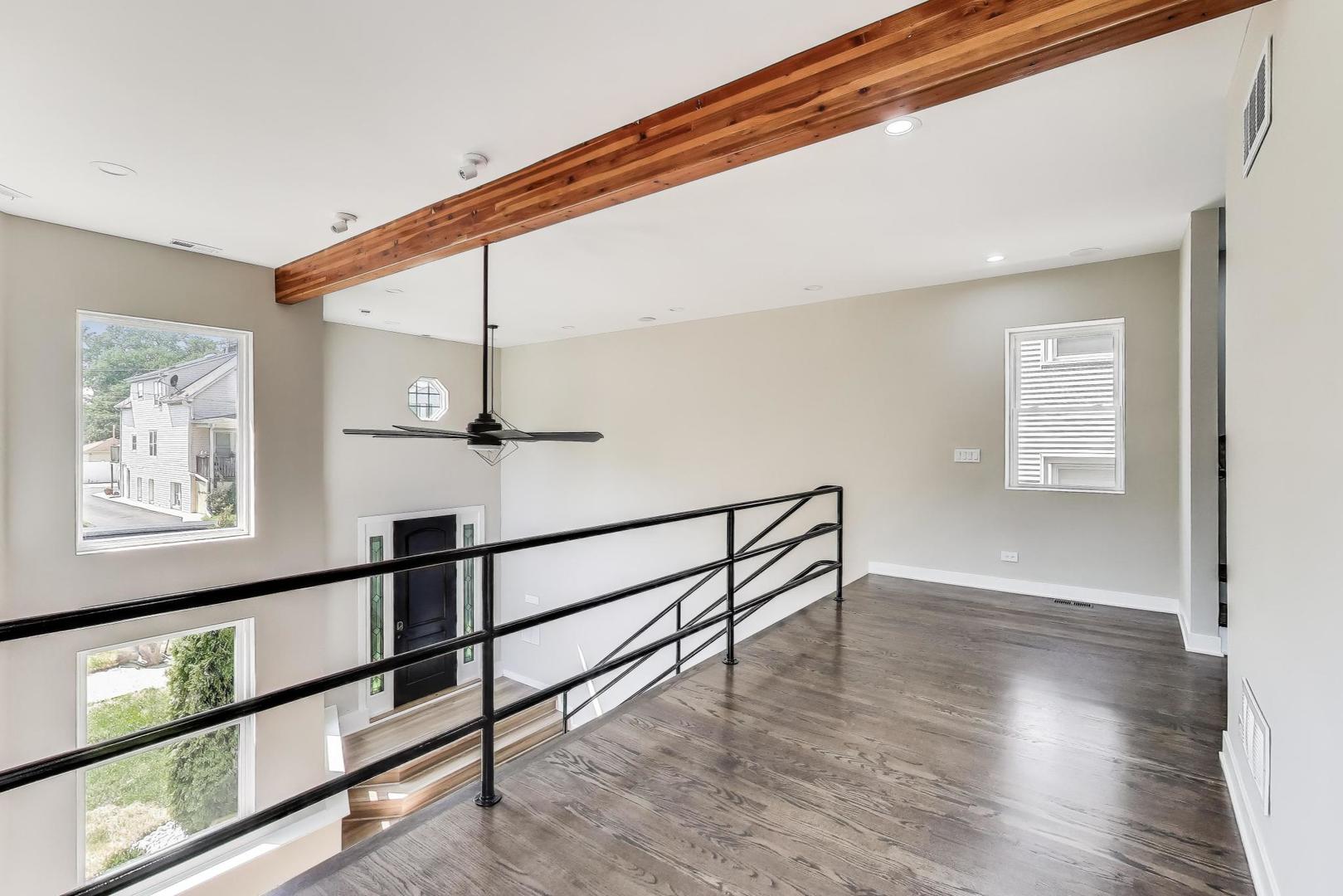 4305 N Mobile Avenue, Chicago, IL 60634