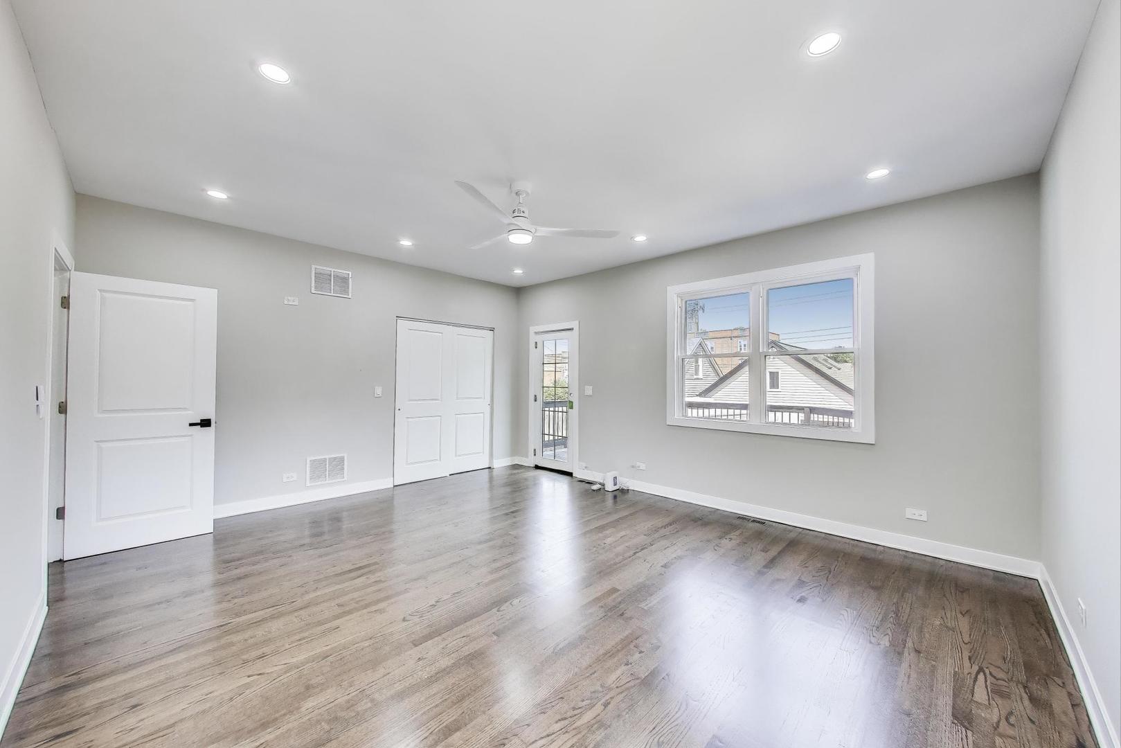 4305 N Mobile Avenue, Chicago, IL 60634