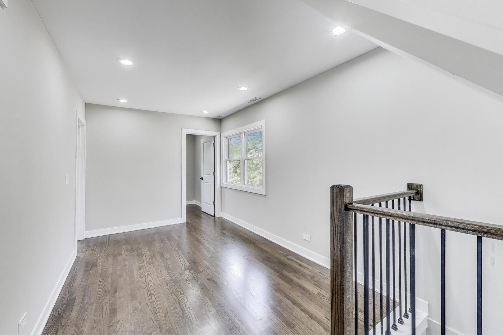4305 N Mobile Avenue, Chicago, IL 60634