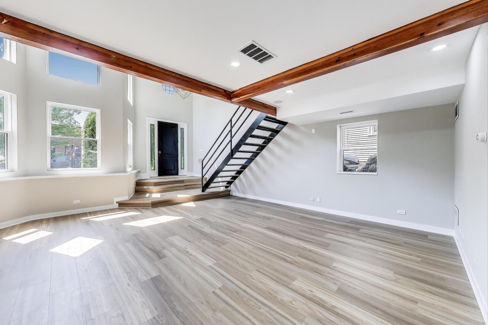 4305 N Mobile Avenue, Chicago, IL 60634