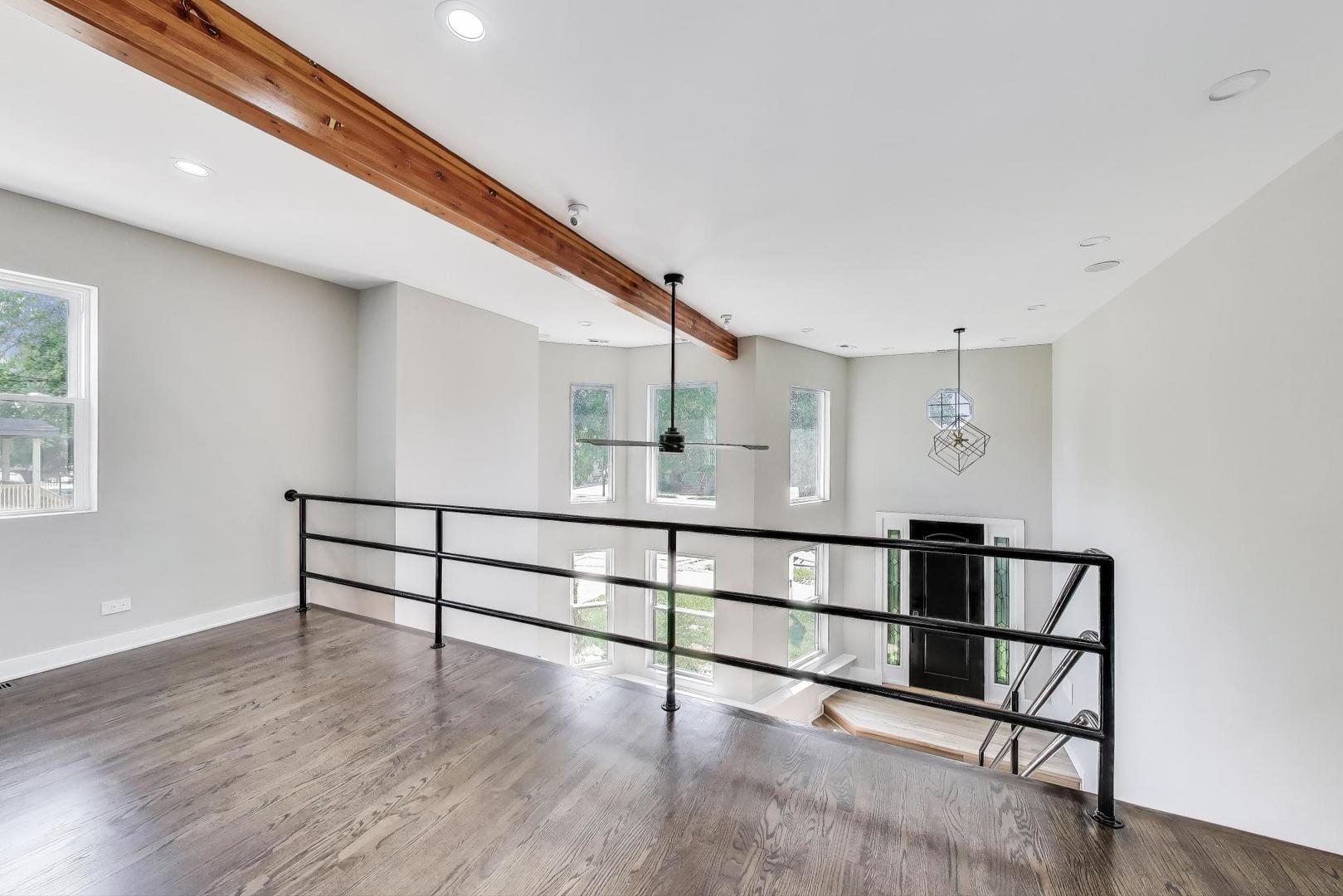 4305 N Mobile Avenue, Chicago, IL 60634