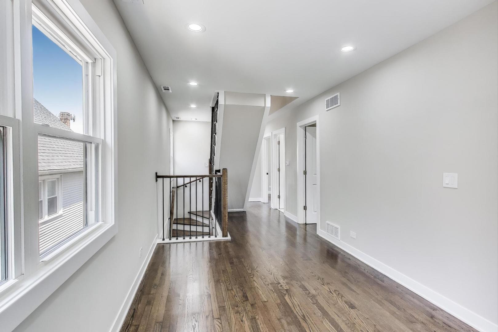 4305 N Mobile Avenue, Chicago, IL 60634