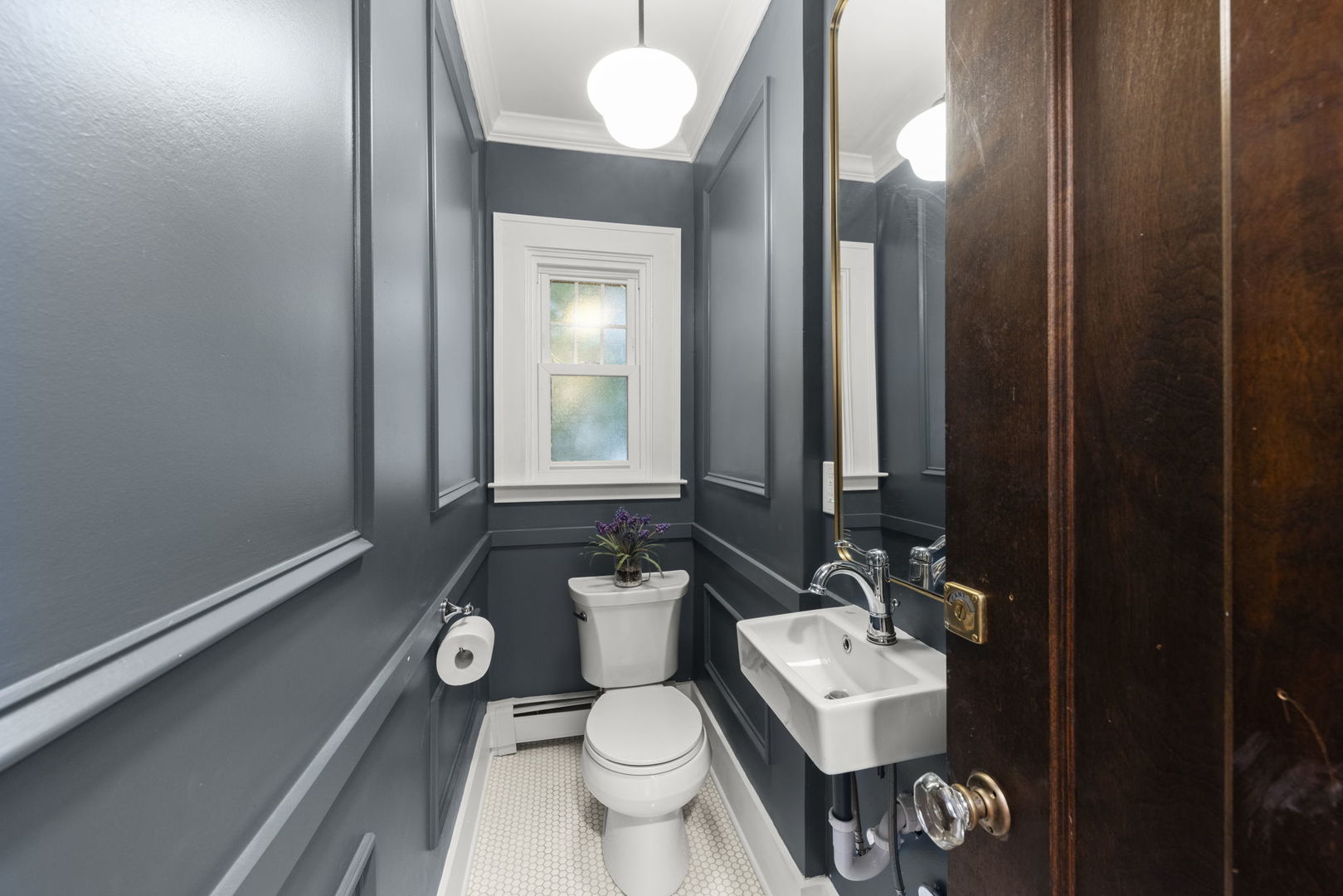 345 N Montclair Avenue, Glen Ellyn, IL 60137