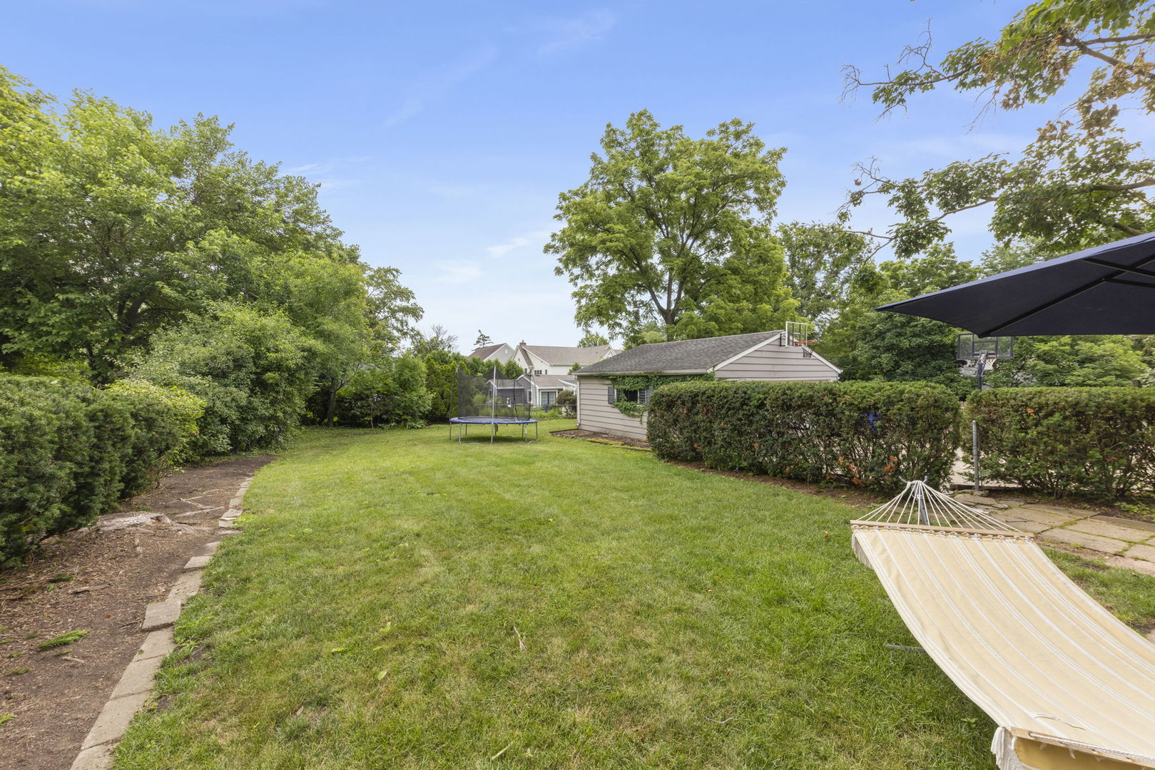 345 N Montclair Avenue, Glen Ellyn, IL 60137
